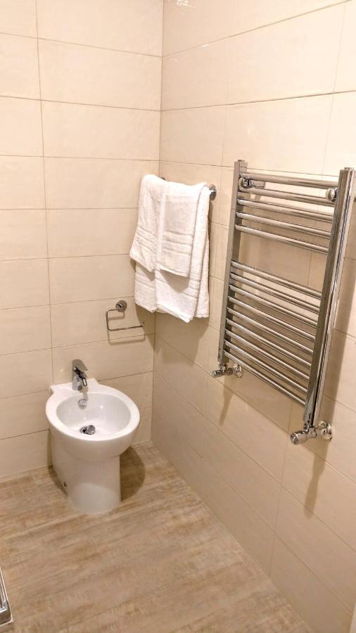 Casa vacanze Ampio E Confortevole Sabu Vicino Metro Rione Alto *