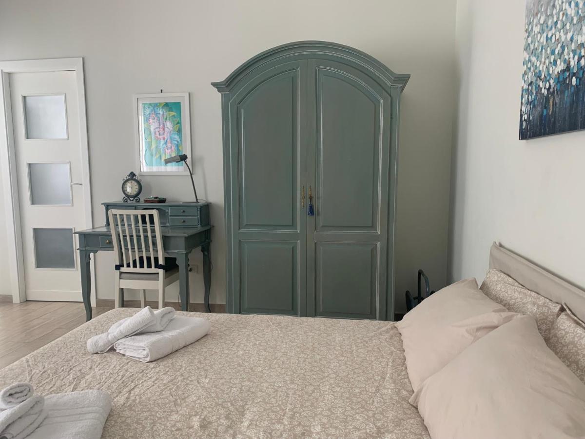 Casa vacanze Ampio E Confortevole Sabu Vicino Metro Rione Alto Napoli