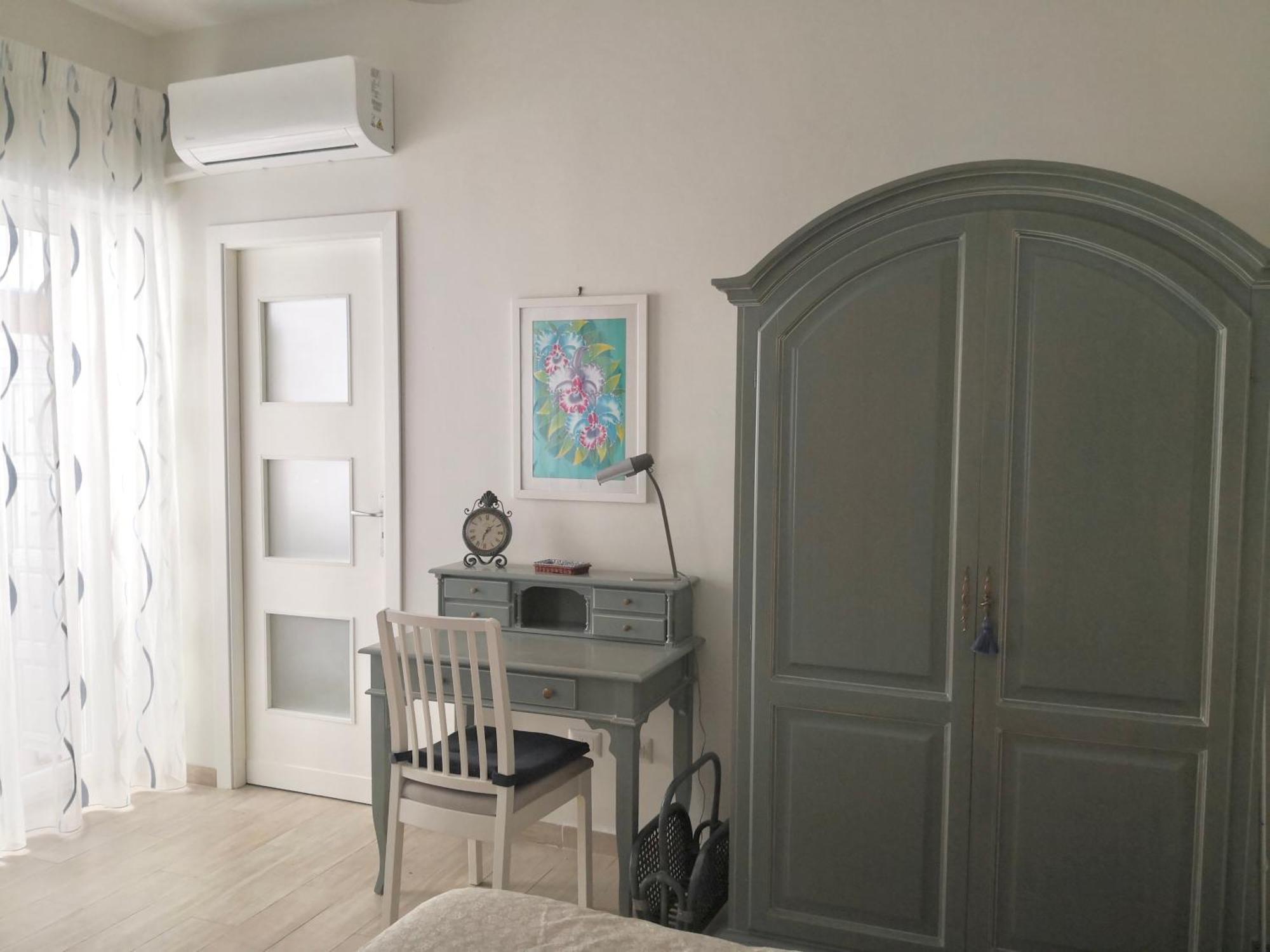 Ampio E Confortevole Sabu Vicino Metro Rione Alto Casa vacanze Napoli